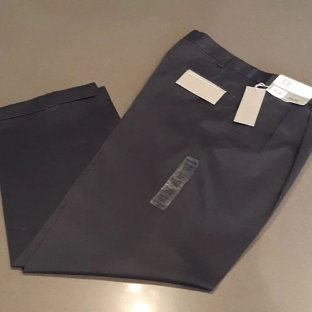 Dockers Navy Legacy Khaki NWT